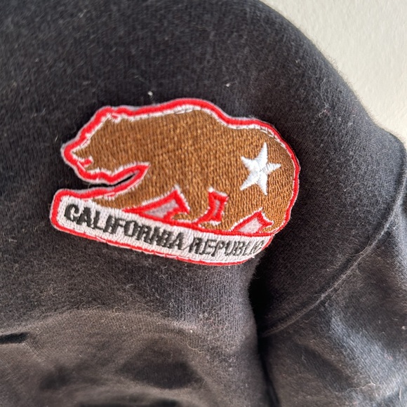 Soul Cycle crew neck with state patches - Picture 8 of 9